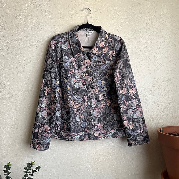 Pastel Floral Print Jacket - Picture 3 of 5